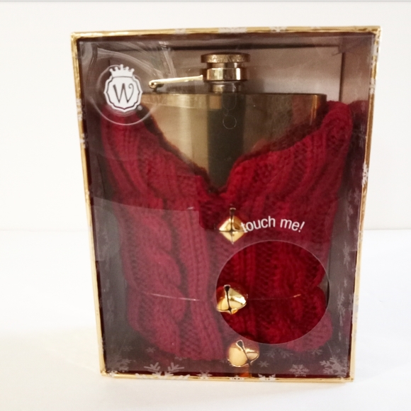NEW Wild Eye Designs Flask with Sweater Accent - Picture 4 of 4
